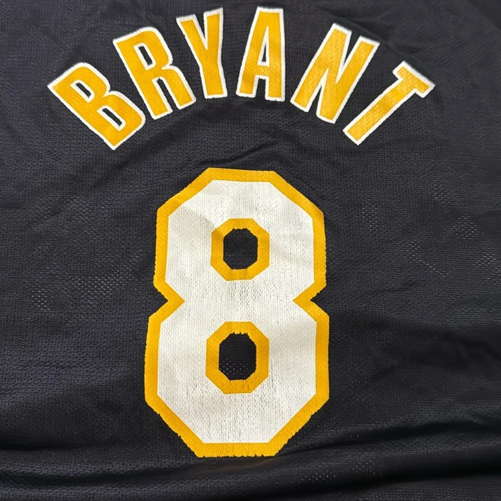 Vintage Kobe Bryant 8 Los Angeles Lakers NBA Jersey Champion Black Yellow-XL - Picture 11 of 11